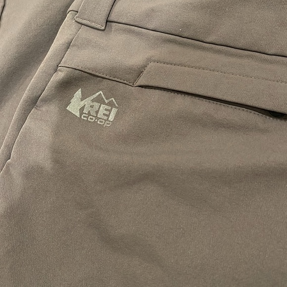 REI Co-op Men's Soft-Shell Pants Size 42/32 - Picture 8 of 9